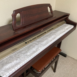 ピアノ鍵盤カバー「フェミニンな柄ネロリローズ」コットンサテンで優しい肌触り 1枚目の画像