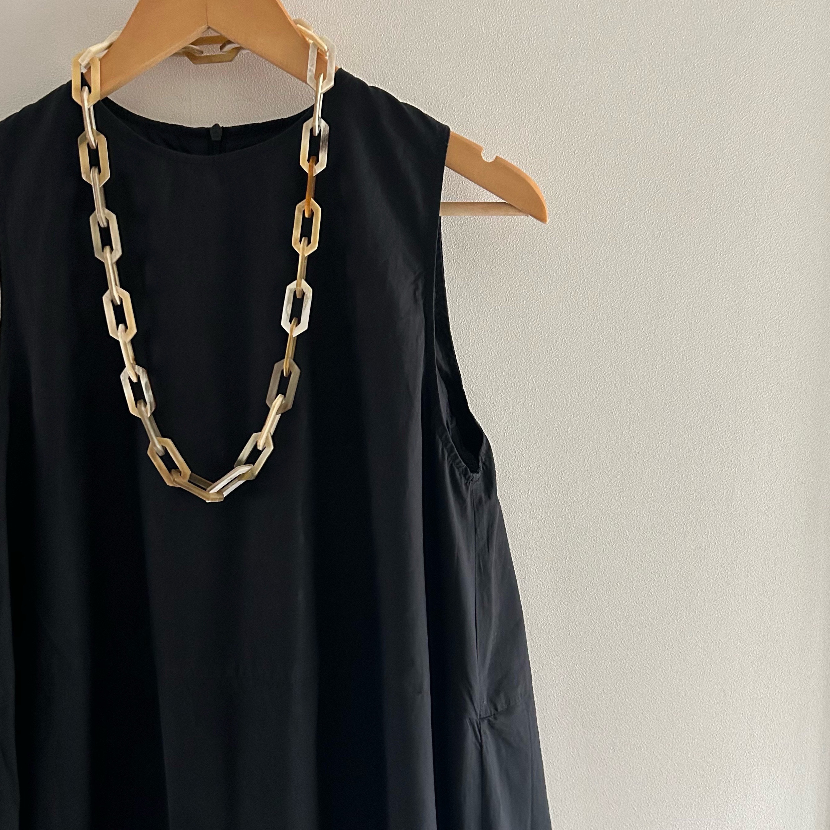 六角形　バッファローホーン　ネックレス　オフホワイト　軽量