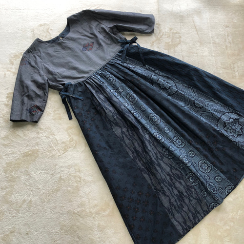 アンティーク大島紬のゆったりワンピース 青割り込み絣 七分袖 着物 ...