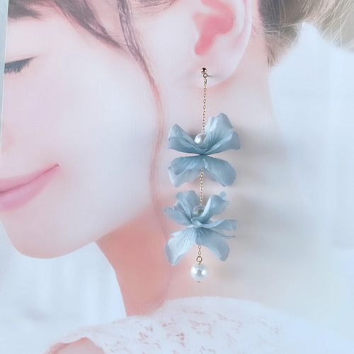 幸せつなぎ つまみ細工 白和柄 ピアス・イヤリング ピアス