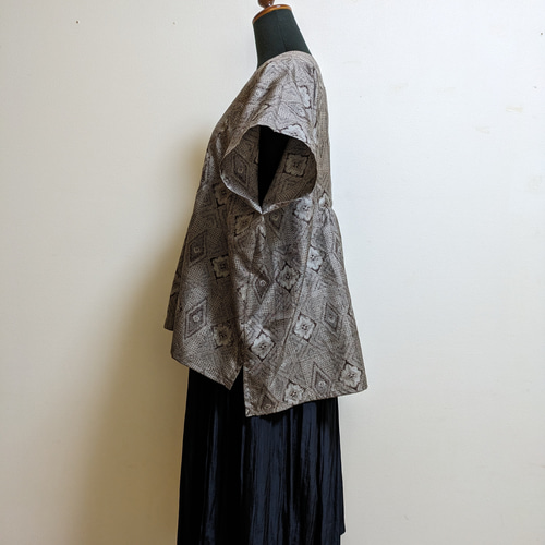 SOLD 着物リメイク ブラウス 大島紬 FREE SIZE ブラウス さら