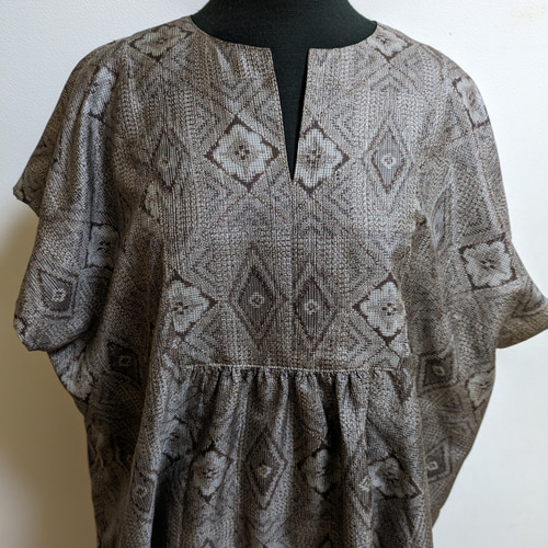 SOLD 着物リメイク ブラウス 大島紬 FREE SIZE ブラウス さら