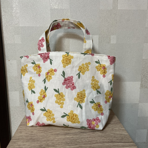 黄色花柄 譲ら ラミネートトートバッグ ハンドメイド