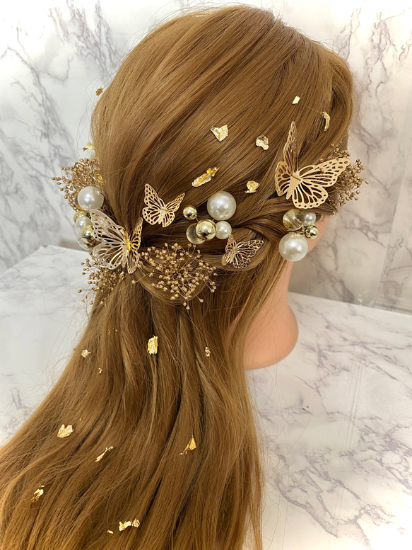 髪飾り 結婚式 成人式 蝶々 パール 金箔 冠 ティアラ ヘッドドレス ヘアアクセサリー 5枚目の画像