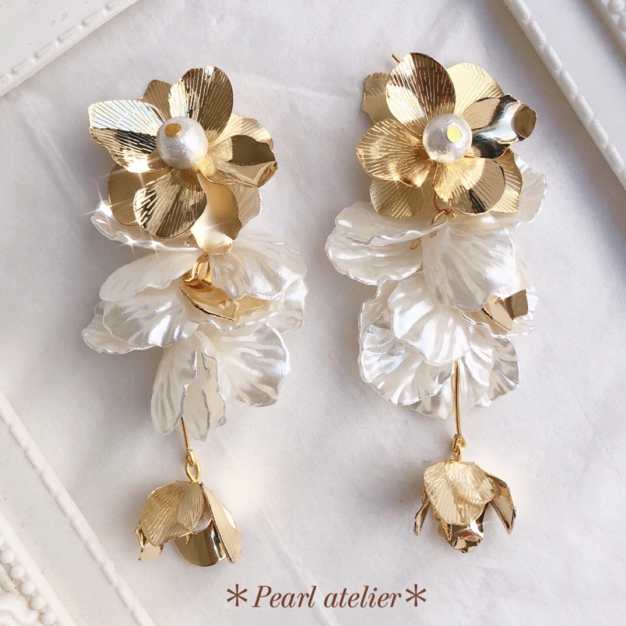 パールホワイト花びら✨ボリュームロングフラワーピアス ピアス