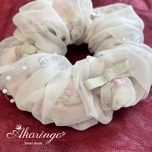 シュシュ チュール＆薔薇柄の二重構造 オフホワイト×くすみピンク 白