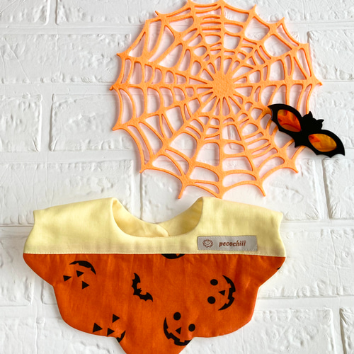 408＊ ハンドメイド　スタイ　よだれかけ　ハロウィン ハロウィン♪オーガニック♪ふわふわやわらかスタイ♪ | iichi 日々の