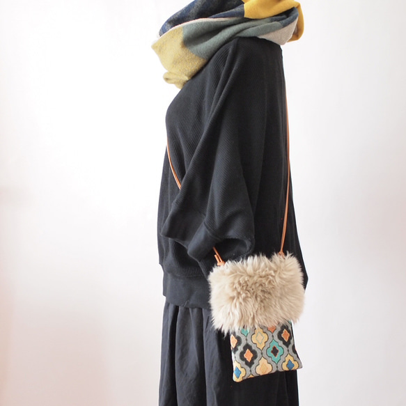 moroccan fabric×fur mini shoulder ・2way(ファー取り外し可能・ショルダー紐選択可) 3枚目の画像