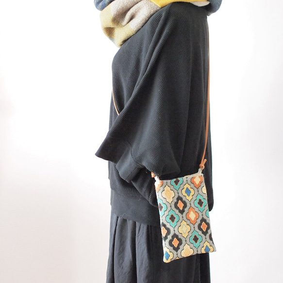 moroccan fabric×fur mini shoulder ・2way(ファー取り外し可能・ショルダー紐選択可) 4枚目の画像