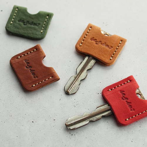 レザーキーカバー4色展開』 経年変化も楽しめるヌメ革を使ったキー