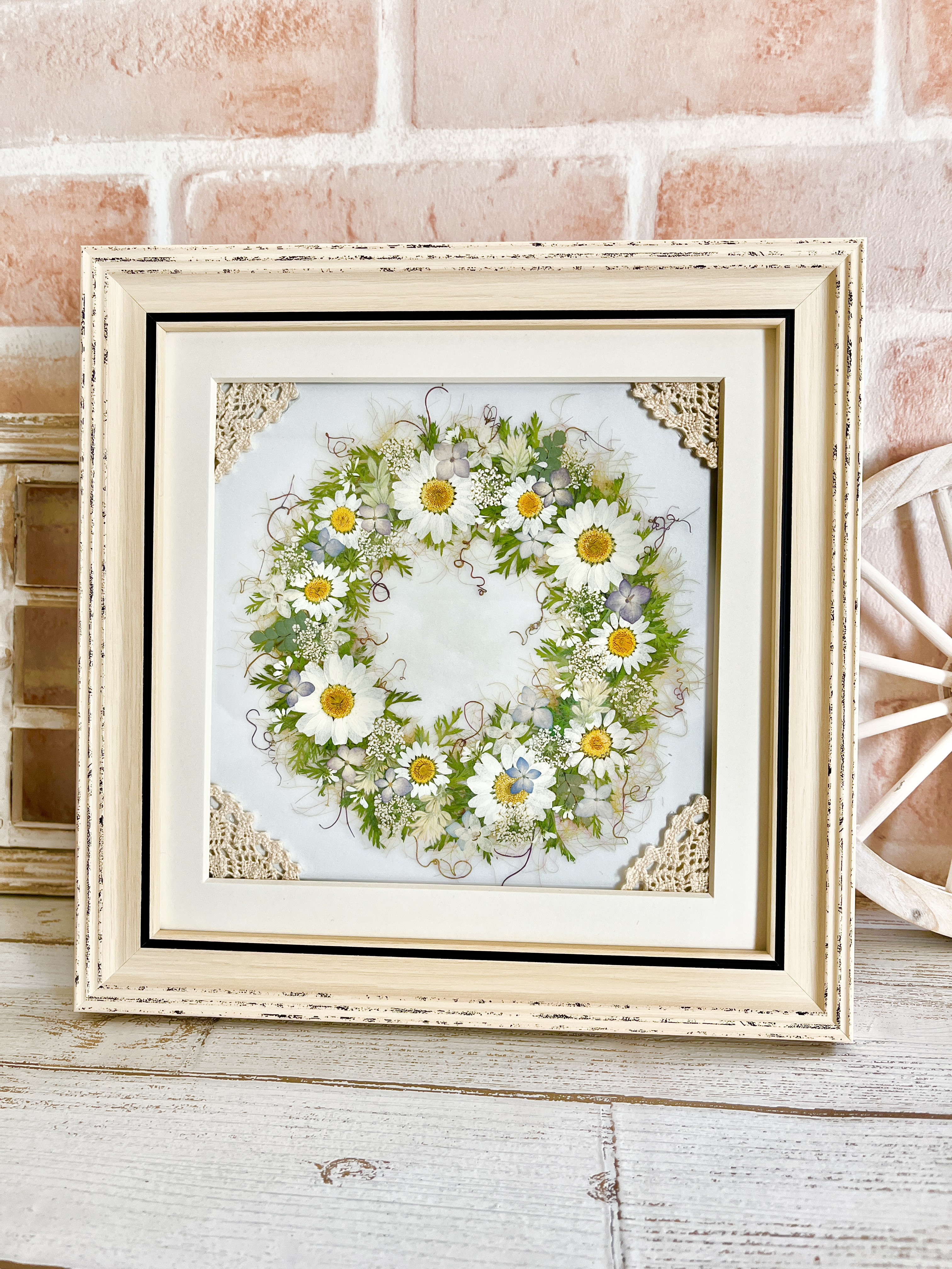 美品　ヴィンテージ　押し花　木製額　大きめ　雰囲気あって格好いい　花　絵 美品　ヴィンテージ　押し花　木製額　大きめ　雰囲気あって格好いい　花　絵
