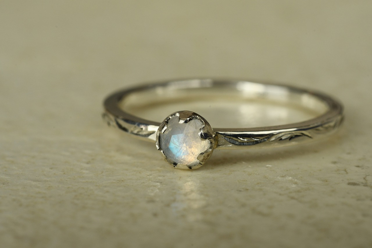 流れ煌く物語～レインボームーンストーン～ 11,400円