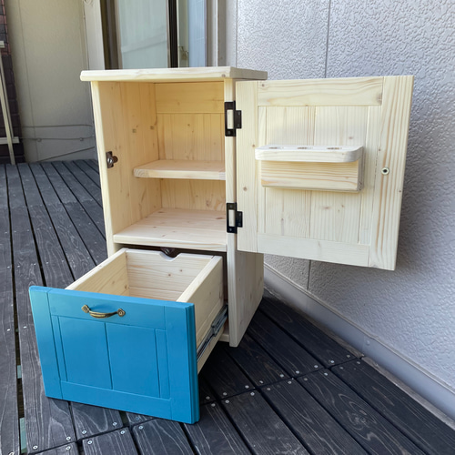 ★彡【新品】おままごと冷蔵庫　クラシック（ホワイト）　おもちゃ　ままごとキッチン お絵描きできるホワイトボード付き 冷蔵庫 poet(ポエト) 2色対応