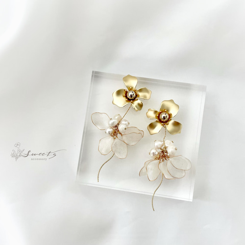 376 マット ホワイト　花びら　スティック　ピアス　イヤリング　ハンドメイド 楽天市場】ホワイト花びらピアス/イヤリング【日本製