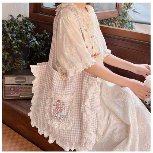 美品✨オッズオネスト ハンドバッグ カービング 花柄 フリル 編み込み 肩掛け 人気定番，新作 薔薇 ニット トート バッグ ハンドメイド 編み物