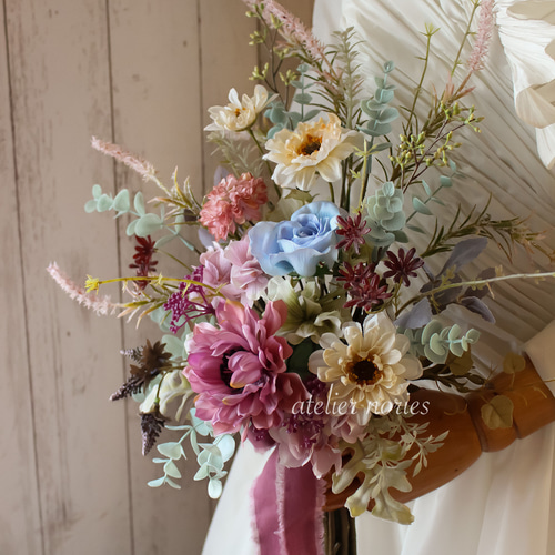 再販x3 ベレニス くすみカラーのクラッチブーケ ウェディングブーケ