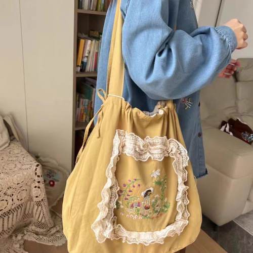 イエロー レースフリル 少女と花刺繍 綿 トートバッグ