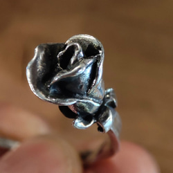 立体的なバラの造形。アンティークシルバー薔薇スプーンのリメイクレディースバングル_0806　ヴィンテージ 8枚目の画像