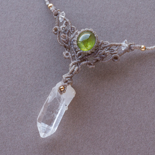 クリスタルとペリドット+ハーキマーダイヤモンドのマクラメ編み 天然石