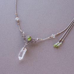 クリスタルとペリドット+ハーキマーダイヤモンドのマクラメ編み