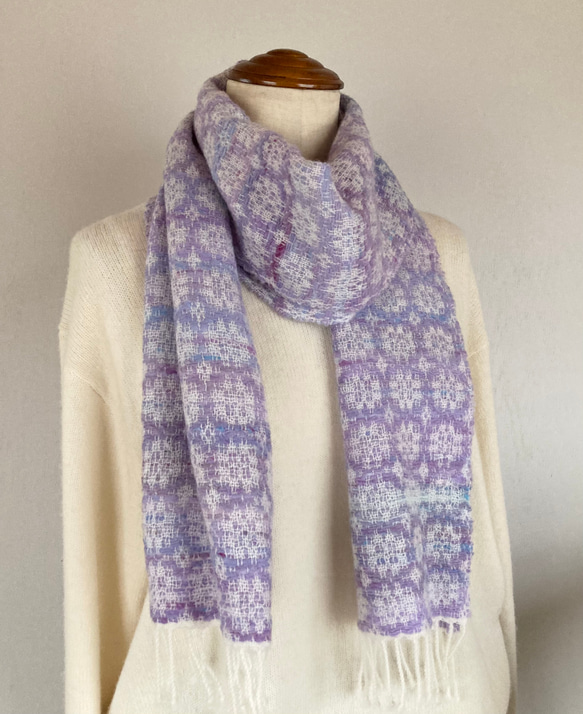 手織り・スノーボール柄紫系マフラー（手紡ぎ糸使用） 1枚目の画像