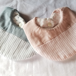 売り切れました  020 ふわふわスタイ  両面ガーゼ 再販8】ふわふわガーゼスタイ ♡大きなイチゴと小さなイチゴ♡両面