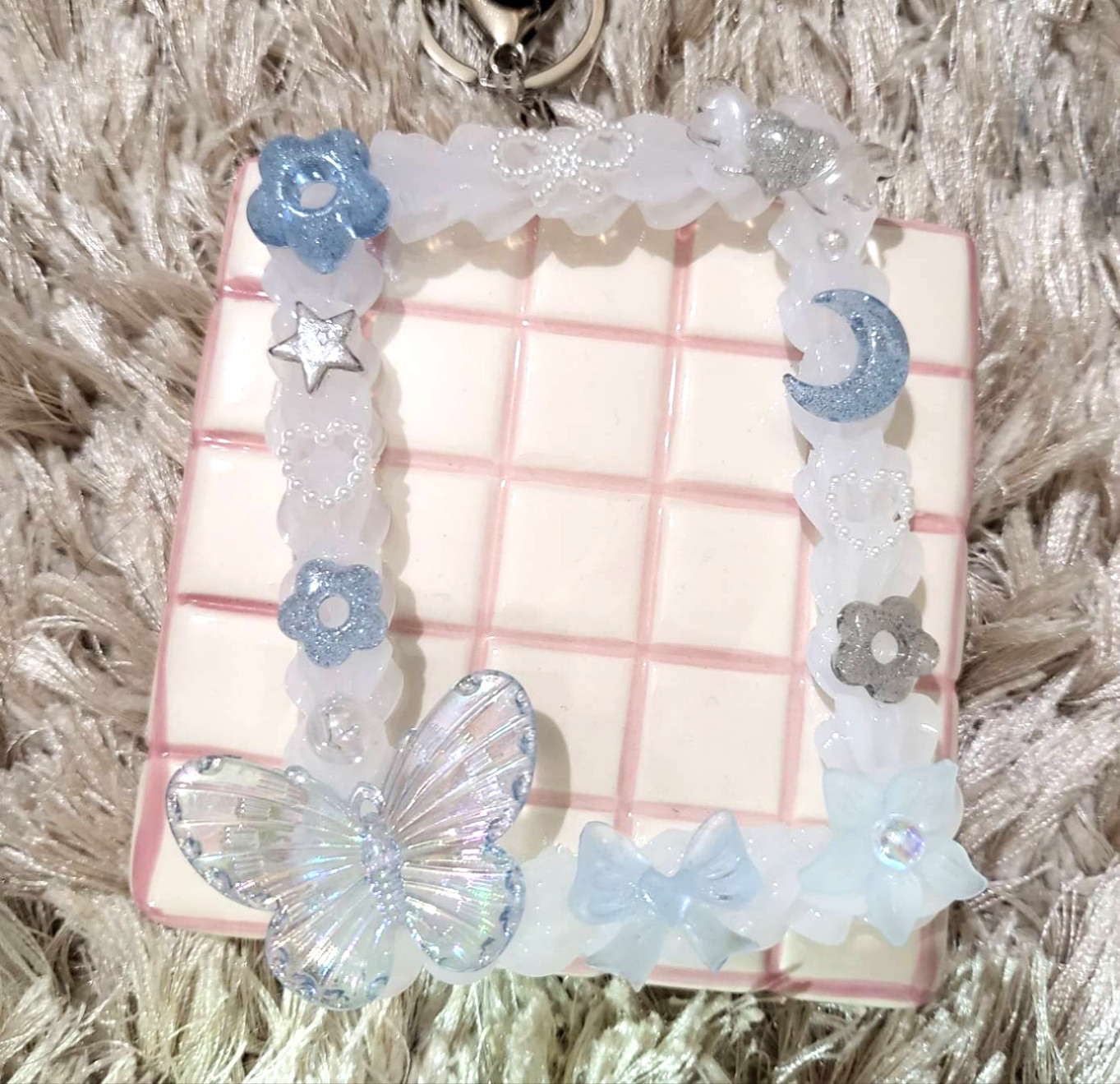 ハンドメイド トレカキーホルダーデコ ドラゴンハート 3811af022f86e5ffb88336aad189f6