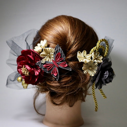 【牡丹と薔薇と蝶】赤　黒　正絹つまみ細工の髪飾り　成人式　卒業式　結婚式 3枚目の画像