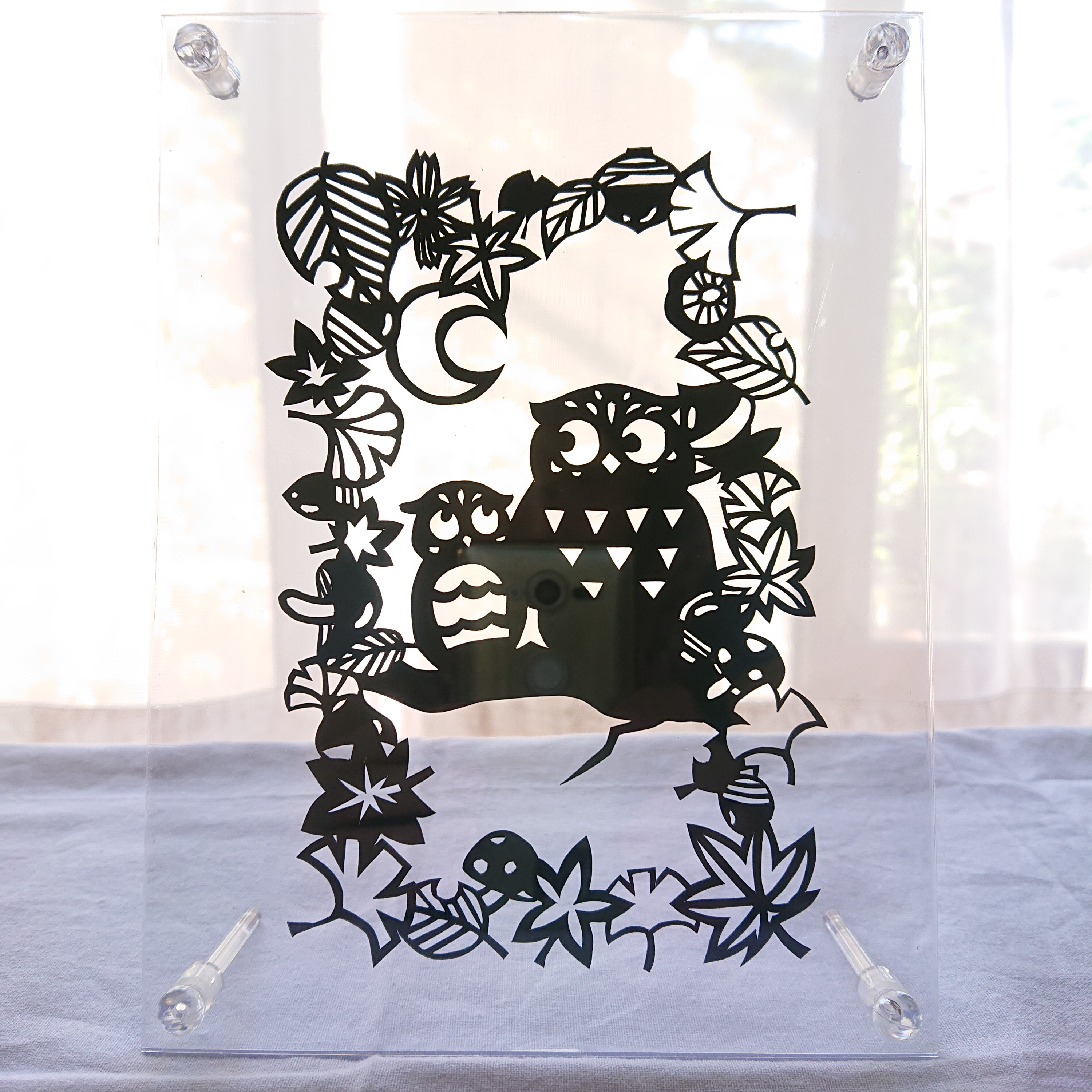 美品】梟と紅葉のアート作品 美品】梟と紅葉のアート作品 Amazon.co.jp