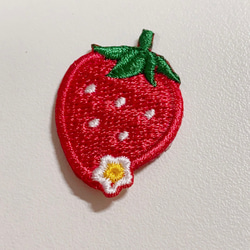 3枚セット♡刺繍♡お名前ワッペンにワンプラスデコレート♡いちご・果物 3枚目の画像