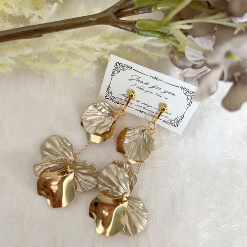 シャンパンゴールド ゴールド 花びら ピアス イヤリング ピアス