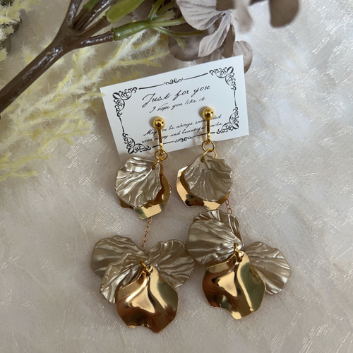 シャンパンゴールド ゴールド 花びら ピアス イヤリング ピアス