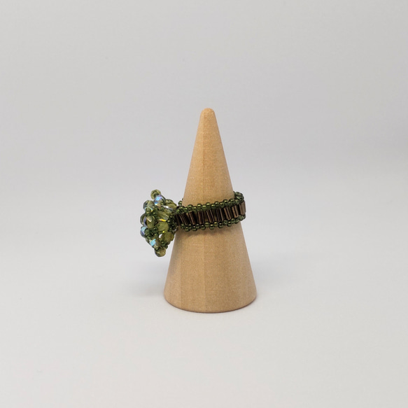 花編みのリボンリング(緑) 2枚目の画像