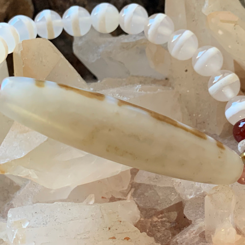 九眼天珠 馬蹄痕入り 九字の呪法 ジービーズ 九眼天珠 馬蹄痕入り 九字