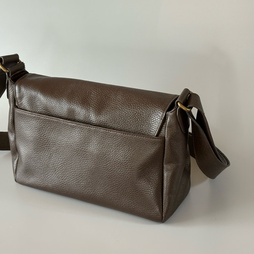 本革｜編込み ダークブラウン 大 ショルダーバッグ おでかけ 帰省 旅行 レザー 71-110086.jpg