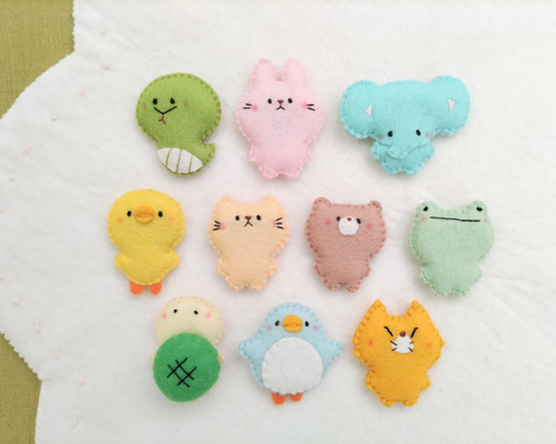 [専用　なお様]ハンドメイド フェルト ストラップ チャーム ハマナカ 羊毛フェルト猫 ストラップ キット（フェルト羊毛