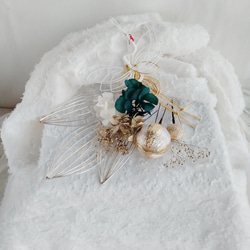 鶴の水引細工と鞠玉の和装ヘアアクセサリー　着物ヘアアクセ　髪飾り　タイトシニヨン　シニヨンヘア　成人式　結婚式　白無垢　 9枚目の画像