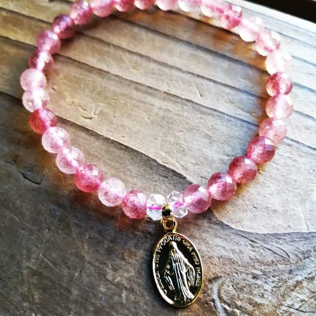 ◆マリアのメダイチャーム＆アフリカンストロベリークォーツのブレスレット⁡ ⁡ 7500円（送料無料） ⁡ ⁡