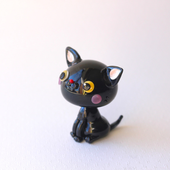 おすわり黒猫さん 1枚目の画像