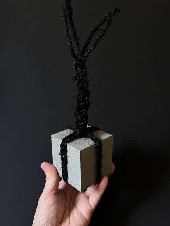 ■約6.5cm 関守石 止め石 ■ ディスプレイ 器 皿 インテリア 什器 オブジェ セメント コンクリート 2枚目の画像