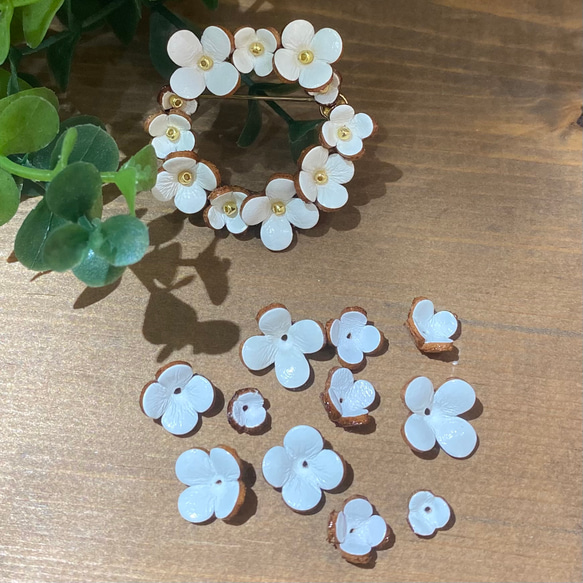 手作りキット】フラワーリースブローチ(ホワイトカラー） キット
