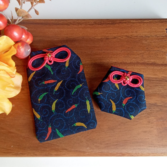 お守り袋 綿生地 ✥トウガラシ柄✥ セット売りもあります その他ケース  