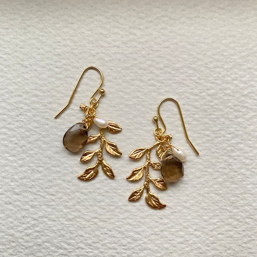 ライトスモーキークォーツ　リーフ　バックカービング　14kgfピアス　製作予約 ライトスモーキークォーツ リーフ バックカービング 14kgfピアス 製作