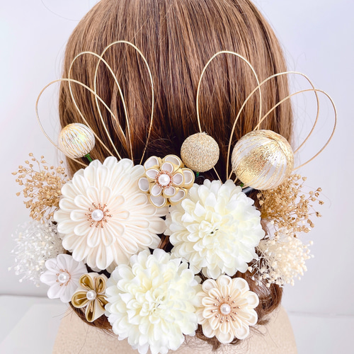 つまみ細工 髪飾り ポンポンマム 【白×金】成人式 和装 結婚式