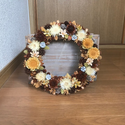 【新作】️オールシーズン飾れる北欧の森のお花と木の実のリース　29cm（1点限定） 6枚目の画像