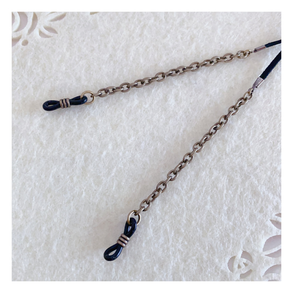 【軽量約5ｇ】人工皮革スエード紐使用 シンプルデザインのメガネチェーン グラスコード 3枚目の画像