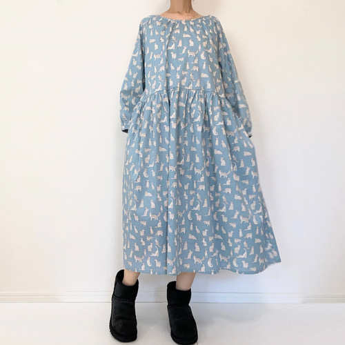 【未使用】ツハル リバティ猫柄長袖ロングワンピース SALE】リバティファブリック＊小さな猫柄＊大人の長袖ワンピース