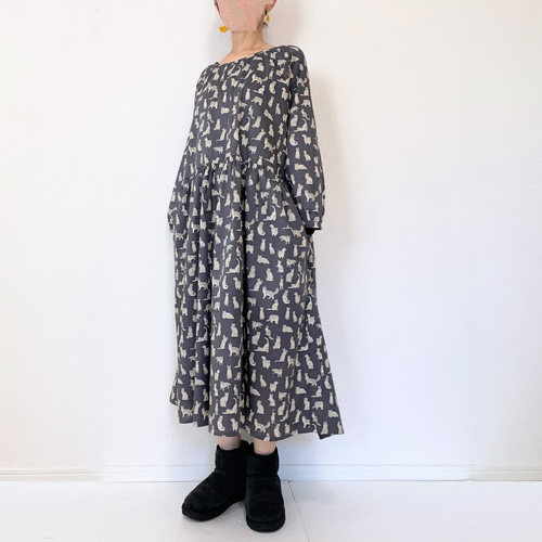 SALE】リバティファブリック＊小さな猫柄＊大人の長袖ワンピース