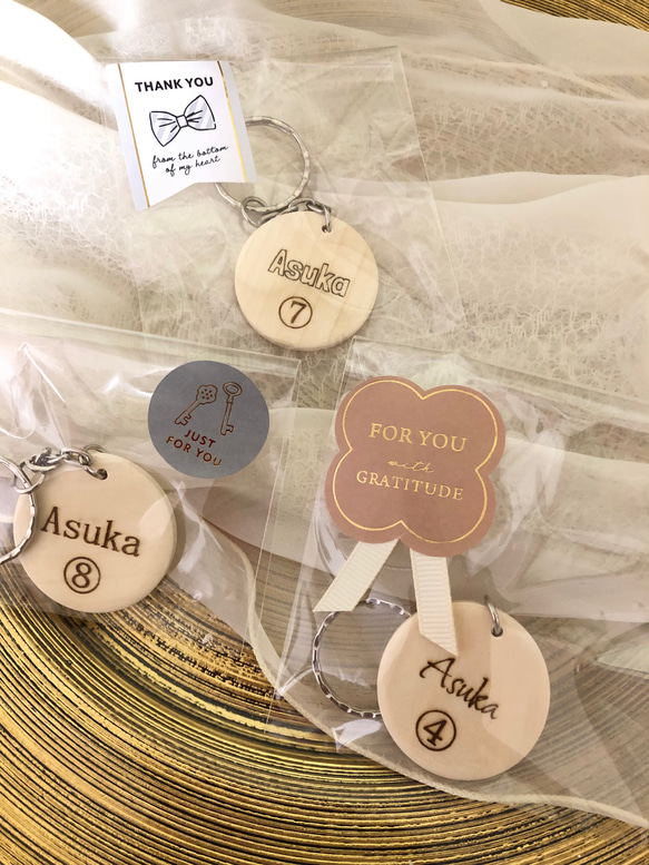 【名入れ無料】翌日~5日以内発送　名入れ木製キーホルダー　結婚式席札　プチギフト 8枚目の画像