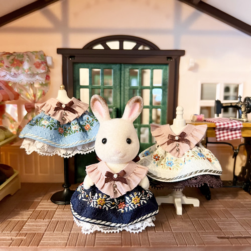 【国内正規総代理店アイテム】 シルバニア＊フラワー刺繍ワンピース(ネイビー)＊女の子サイズ クラフト・布製品
